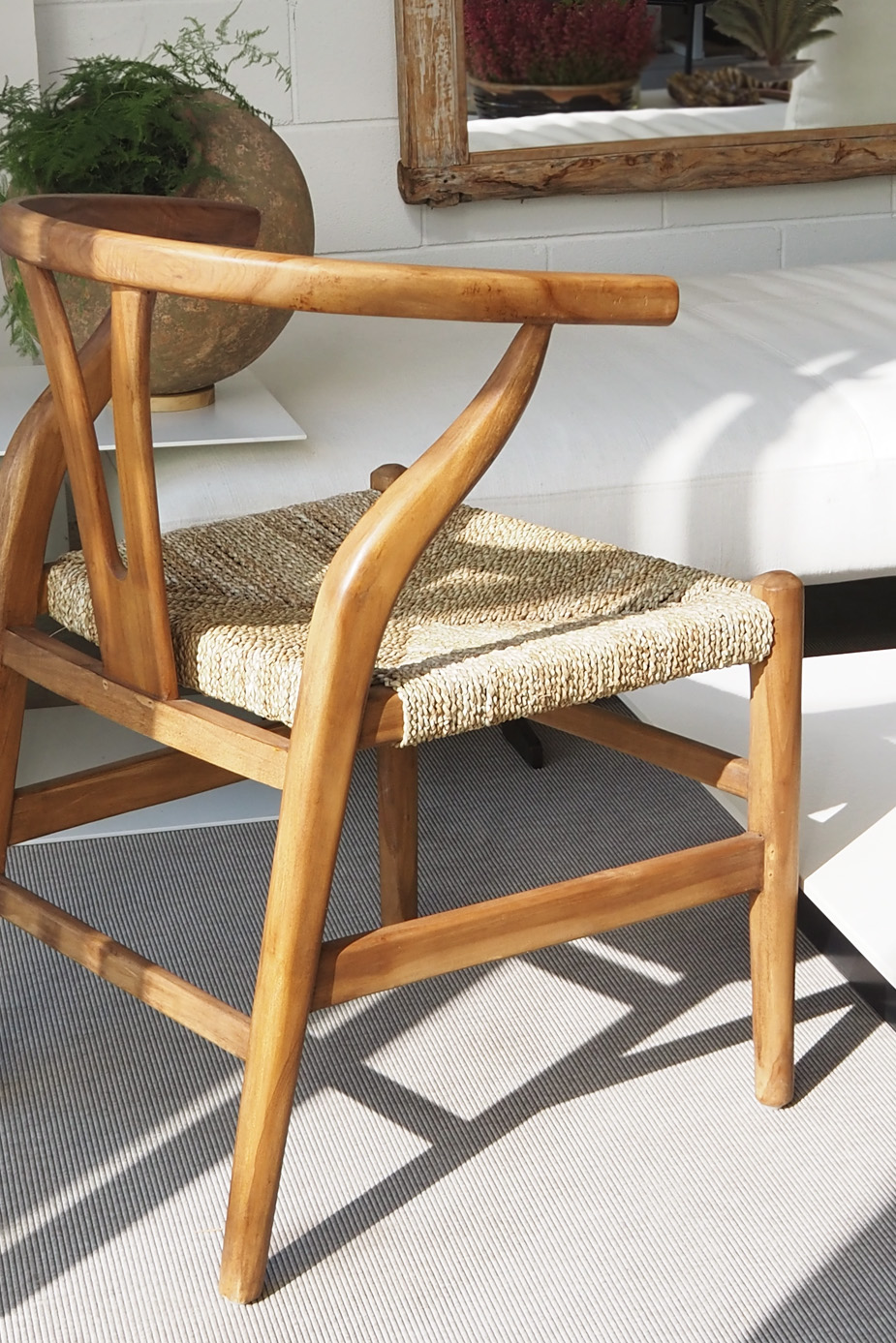 Silla teca para comedor o exterior cubierto